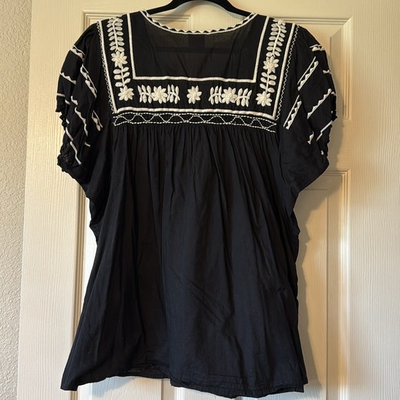 Black and White Embroidered Women's Top - Picture 3 of 3